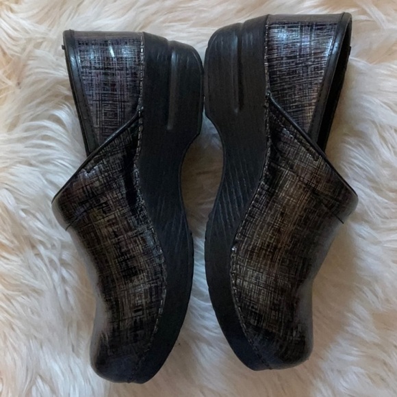 Dansko Women’s Metallic Clogs Size 38 (US 7.5) - Picture 4 of 10